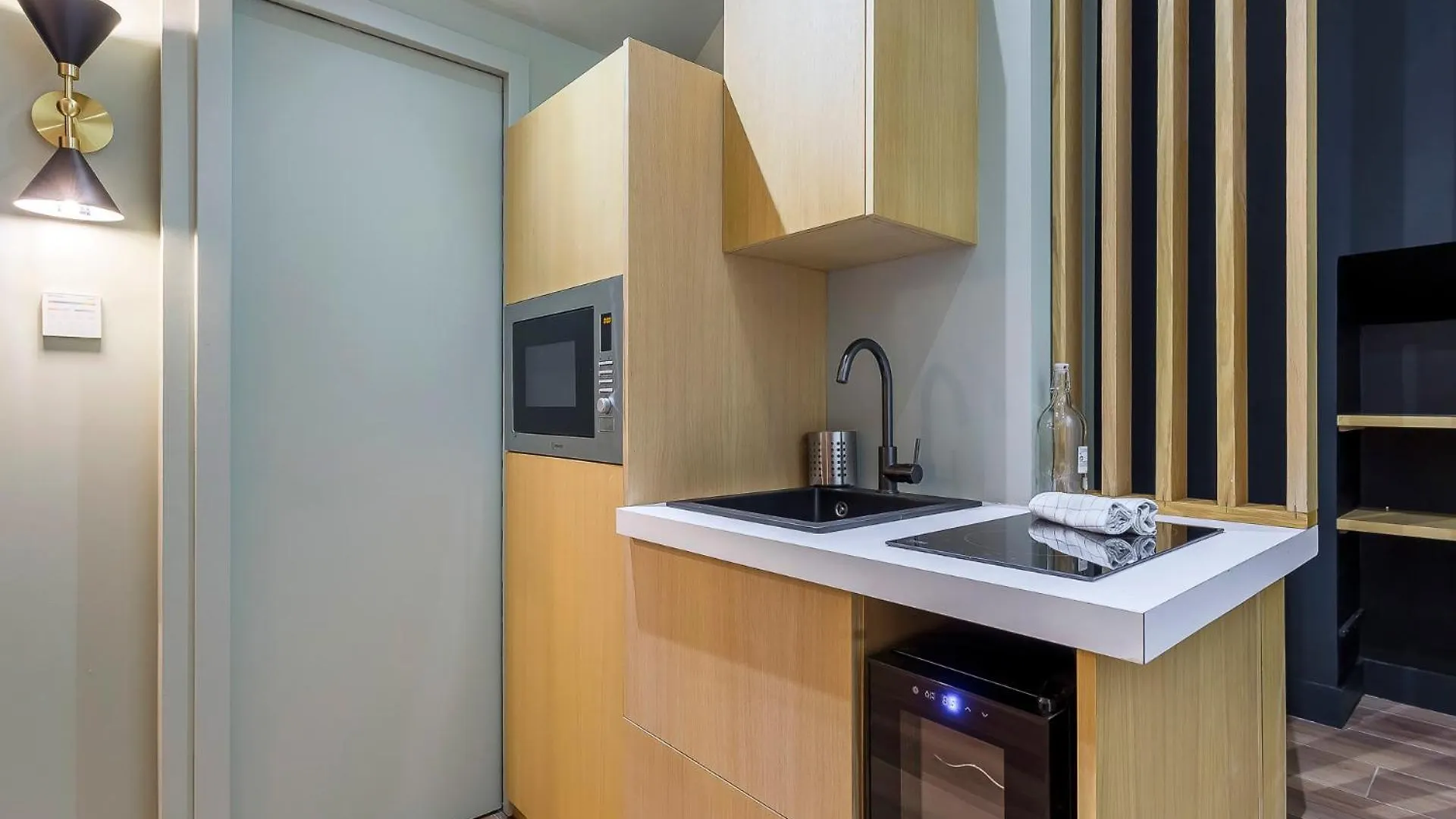 Suite Romantique Balneo Centre Lyon 0*,  France